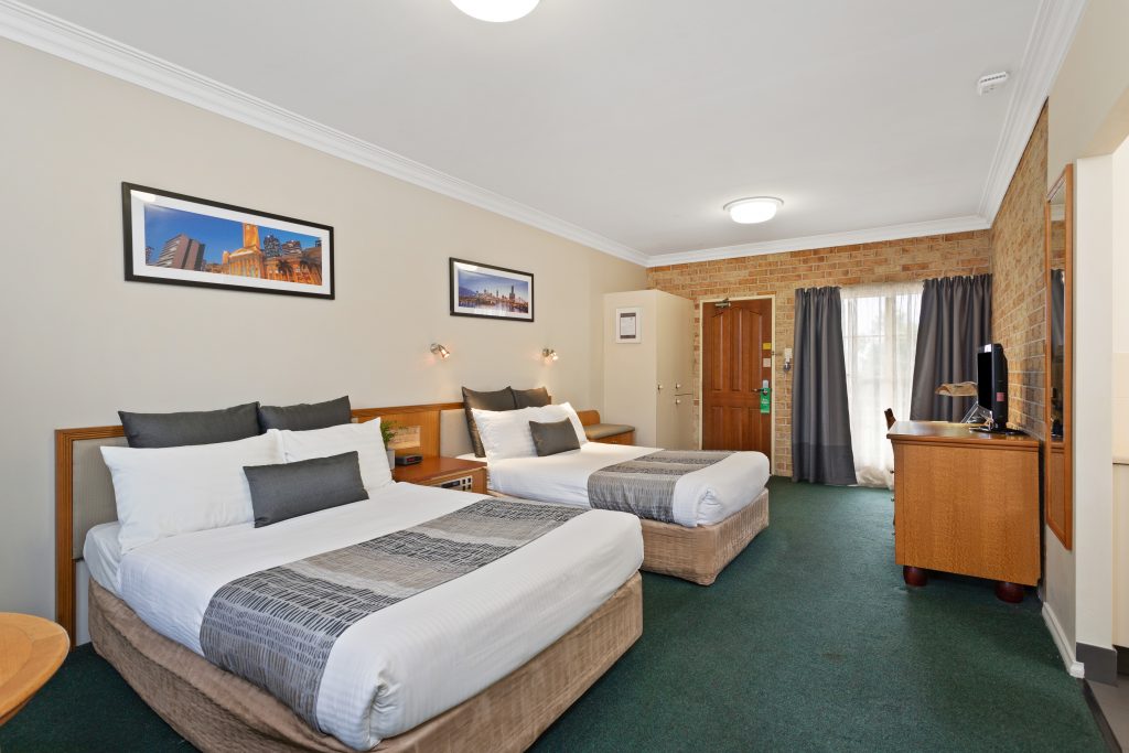 Twin room with 2 double beds
